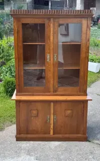 Witrynka - biblioteka dębowa — ujęcie 2