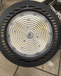 Lampy przemysłowe LED typu UFO — ujęcie 4