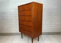 Piękna duńska komoda tekowa lata 60 – Mid-Century Modern, Vintage, PRL, skandynawski design – 6 szuflad, drewniana, po renowacji — ujęcie 4