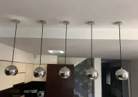 5 lamp wiszących, kule ze źródłami LED — ujęcie 2