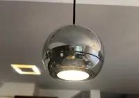 5 lamp wiszących, kule ze źródłami LED — ujęcie 3