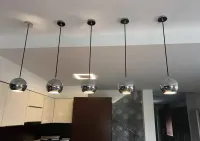 5 lamp wiszących, kule ze źródłami LED — ujęcie 4