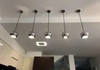 5 lamp wiszących, kule ze źródłami LED — ujęcie 5