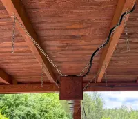 Drewniana lampa wiszaca- ręcznie wykonana. — ujęcie 2