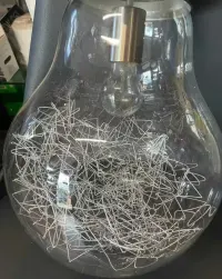 Duża lampa żarówka — ujęcie 2