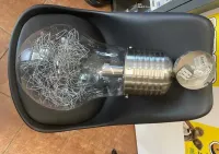 Duża lampa żarówka — ujęcie 3