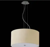 Duża wisząca lampa stołowa — ujęcie 2