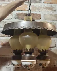 Elegancka lampa z ceramiką — ujęcie 5