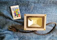 Halogen RGB LED 20W kolorowy pilot dyskoteka , pub , bar — ujęcie 3