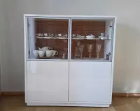 Komoda do salonu Biała lakierowana — ujęcie 2