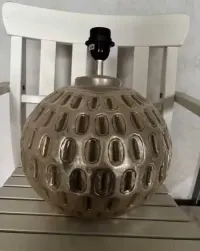 Lampa aluminiowa z Almi Decor — ujęcie 2