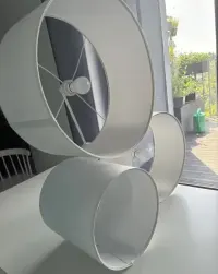 Lampa biale klosze — ujęcie 3