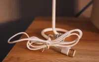 Lampa dekoracyjna stojąca balonik USB z filmu "TO" — ujęcie 5