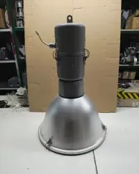 Lampa industrialna - loftowa — ujęcie 3