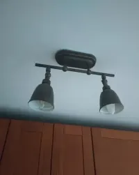 Lampa kuchenna industrial — ujęcie 2