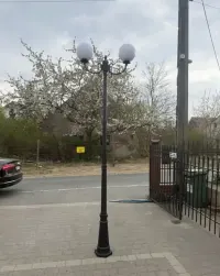 Lampa latarnia ogrodowa, uliczna wysokość 290cm 2x kula 30cm  FV — ujęcie 3