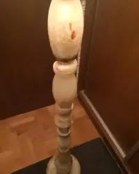 Lampa marmurowa vintage — ujęcie 2