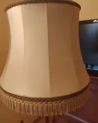 Lampa  mosiężna stylowa stojaca — ujęcie 2
