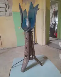 Lampa nocna metal plastik — ujęcie 2
