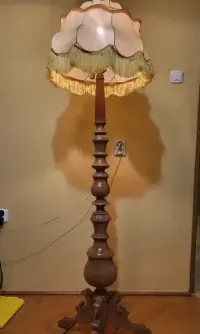 Lampa podłogowa z abażurem  solidne ciężkie  drewno. Vintage PRL — ujęcie 5