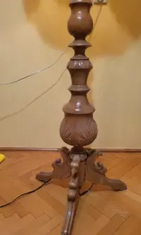 Lampa podłogowa z abażurem  solidne ciężkie  drewno. Vintage PRL — ujęcie 3