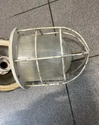 Lampa przemyslowa — ujęcie 2