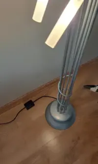Lampa stojąca 9 pkt świetlnych — ujęcie 3