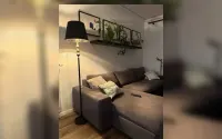 Lampa stojąca czarno-złota 167 cm, E27, włącznik nożny — ujęcie 2