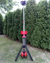 Lampa stojąca Milwaukee M18 HOSALC-0 Gwarancja — ujęcie 3