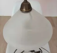 lampa stojąca na komodę — ujęcie 3