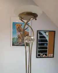Lampa stojąca ściemnialna z lampką — ujęcie 3