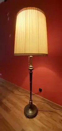 Lampa stojąca unikat. — ujęcie 2