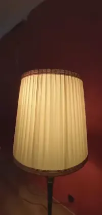 Lampa stojąca unikat. — ujęcie 3