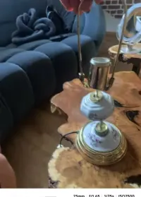 Lampa stołowa w stylu Tiffany — ujęcie 2