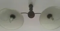 lampa sufitowa  dwa klosze — ujęcie 2