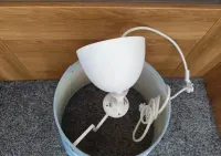 Lampa sufitowa Ikea do pokoju dzieciecego + żarówka — ujęcie 3