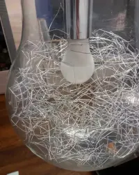 Lampa sufitowa jak duża żarówka - hit młodzieżowy! — ujęcie 2