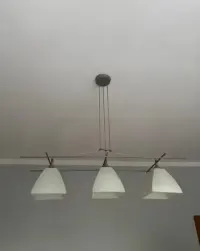 Lampa sufitowa na 3 żarówki, żyrandol — ujęcie 5