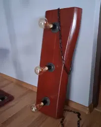 Lampa sufitowa z deski — ujęcie 5