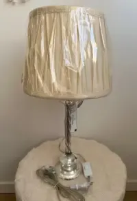 Lampa sypialniana glamour NOWA — ujęcie 3