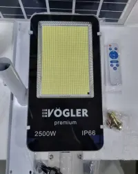 Lampa Uliczna Solarna VÖGLER GmBh wersja PREMIUM 2500W, latarnia — ujęcie 3