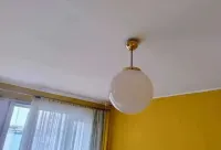 Lampa wisząca kula biała — ujęcie 4