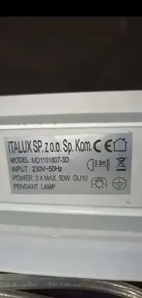 Lampa wisząca potrójna — ujęcie 2