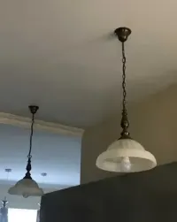 Lampa wisząca,włoska, połączenie szkła z metaloplastyką. — ujęcie 5