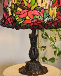 Lampa Witrazowa Lotos.Podstawa Mosiadz.Stan Idealny — ujęcie 4