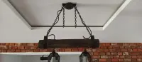 Lampa / żyrandol LOFT, wykonane z drewnianej belki — ujęcie 3
