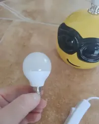 Lampka 25cm emotki nocna okulary abażur żarówka kinkiet — ujęcie 5