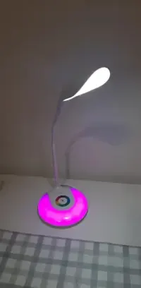 Lampka biurkowa Led — ujęcie 4