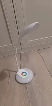 Lampka biurkowa Led — ujęcie 3