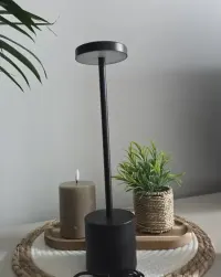 Lampka nocna bezprzewodowa — ujęcie 3